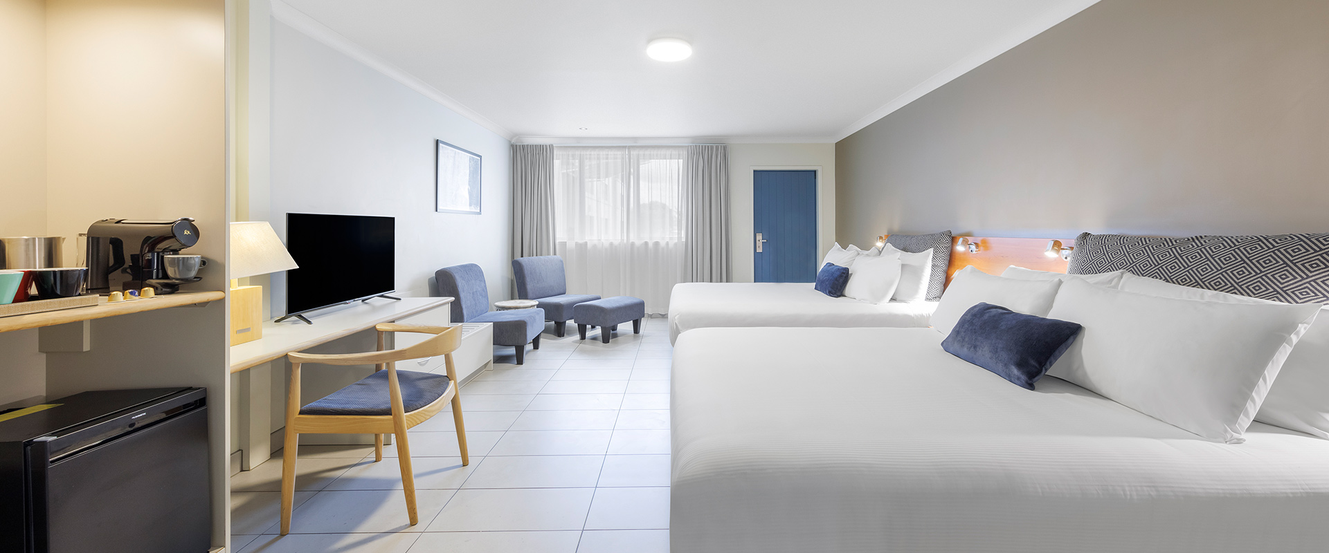 Deluxe Twin Hero Banner